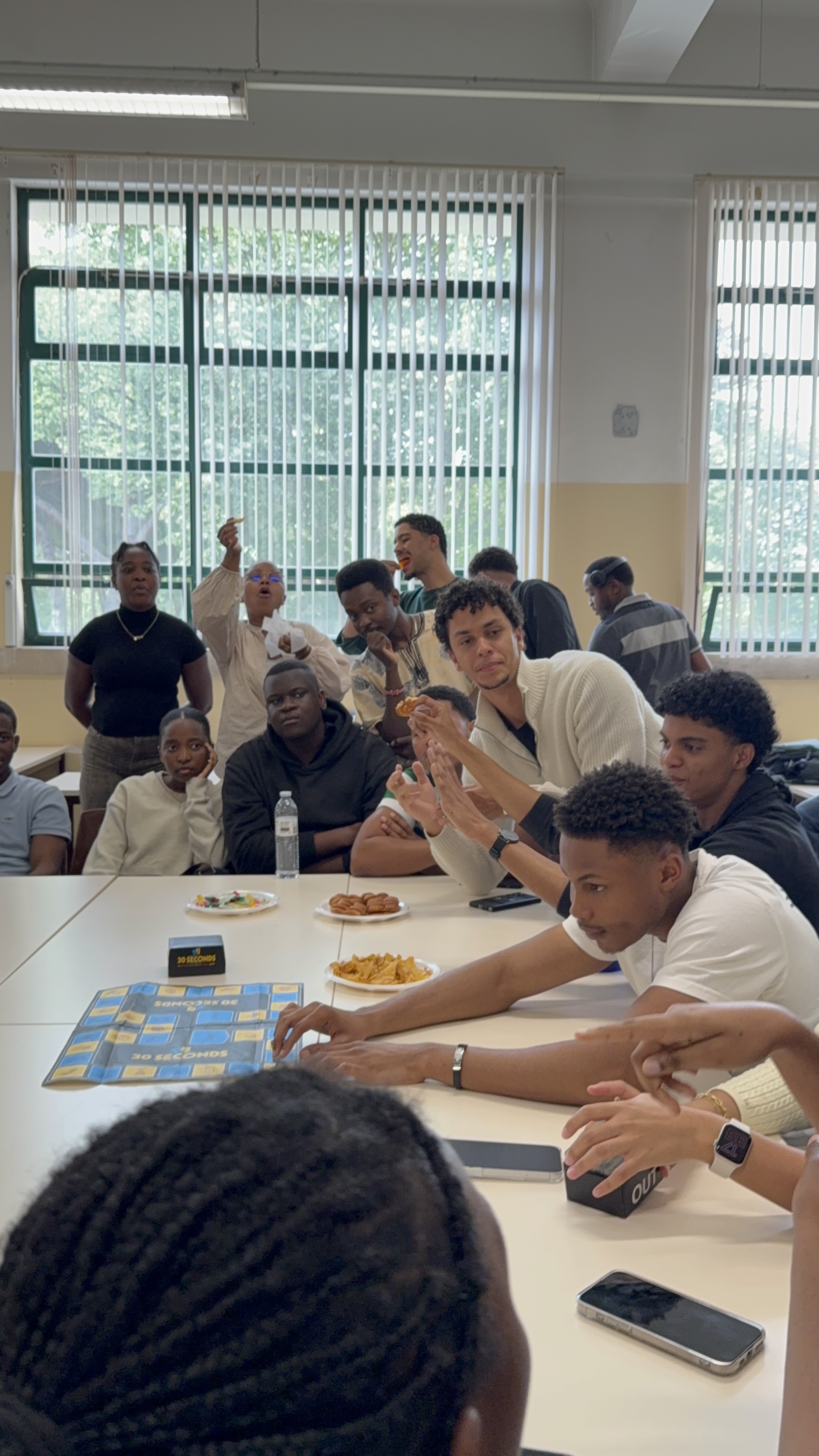 Estudantes a participar no Game Day do NEAIST
